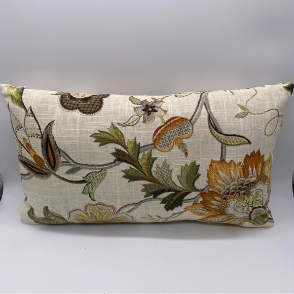 Fleur De Leaf Linen Pillow Cover Size 19x11.5 - Picture 1 of 6